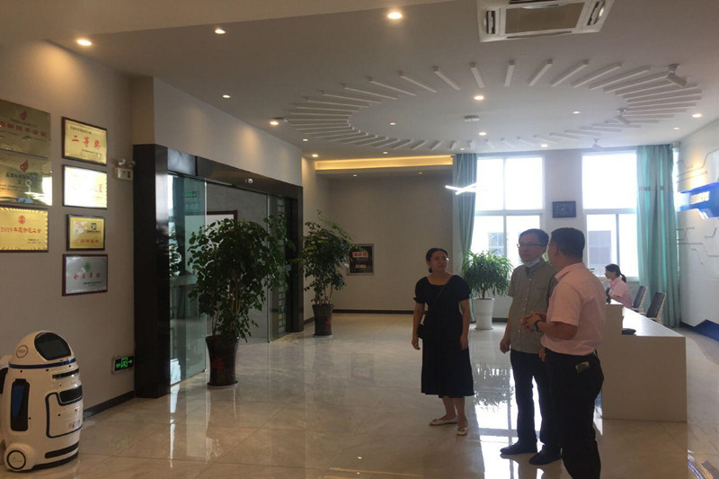 电气学院与芜湖雪影实业开展党支部“联合创建”活动.jpg