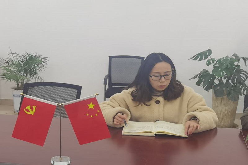 章敏凤.jpg