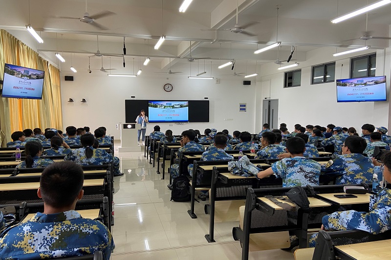 胡咏老师自我介绍.jpg
