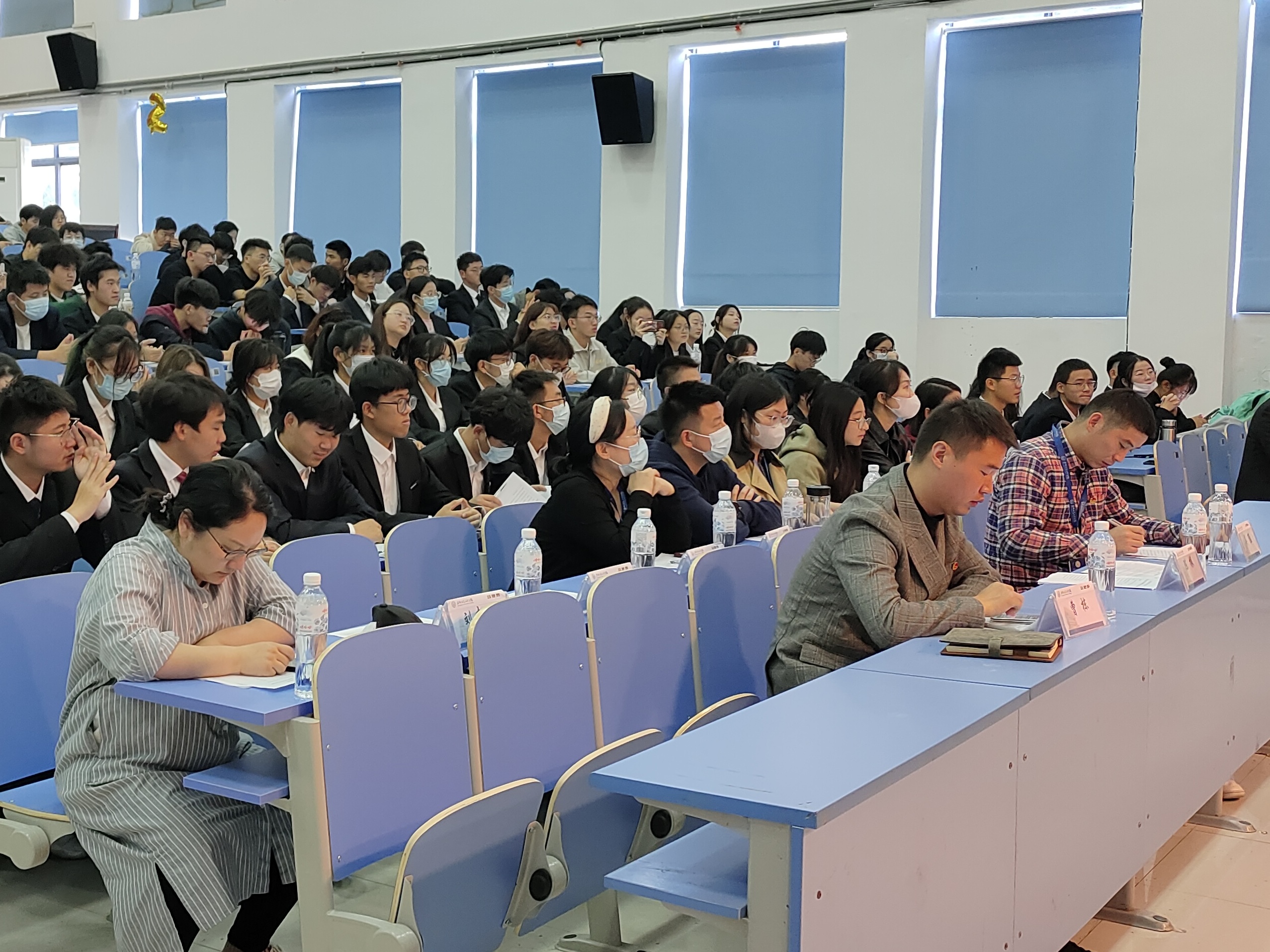 图为到场老师及参会人员.png