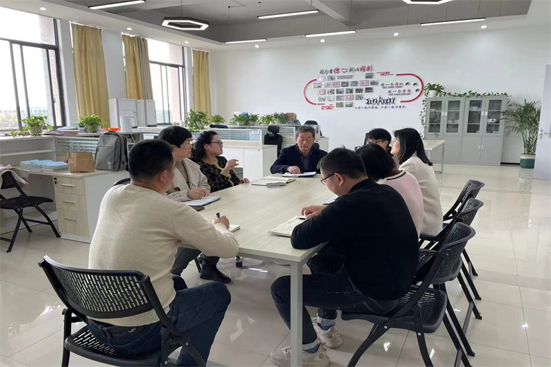 图为分管院长梁美玉发言_副本.jpg