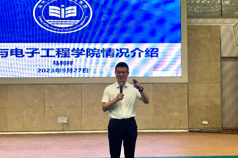 图为马利祥发言_副本.jpg