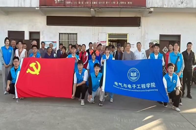 图为第五党支部与同和社区党员.jpg