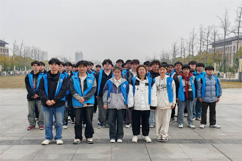 图为电气2302班级志愿者合影.jpg