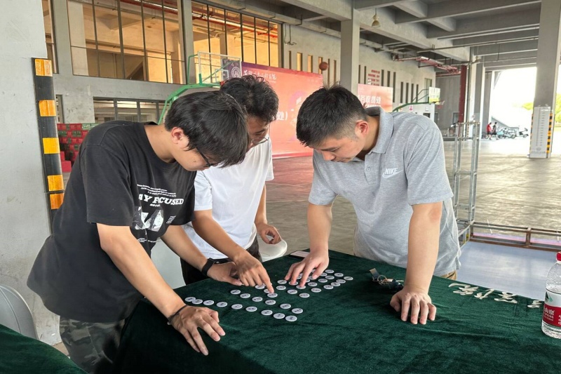图为检查新生姓名.jpg