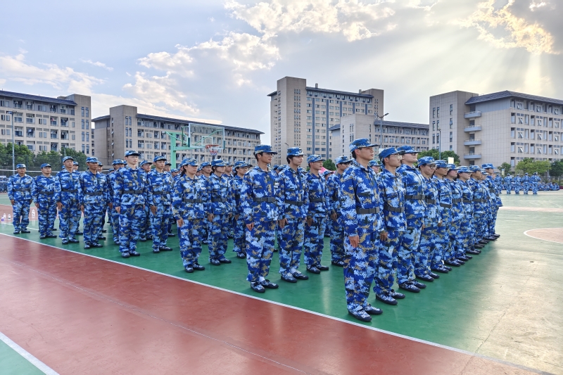 图为站军姿现场.jpg