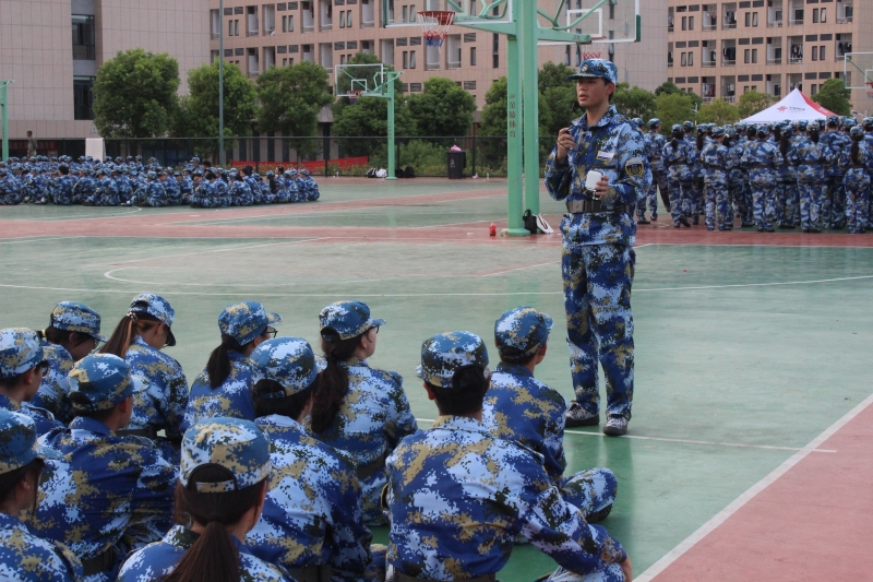 图为新生休息时才艺表演现场.jpg