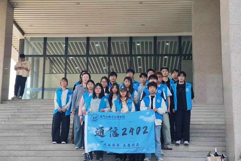 图为参加此次志愿活动志愿者们的合影.jpg