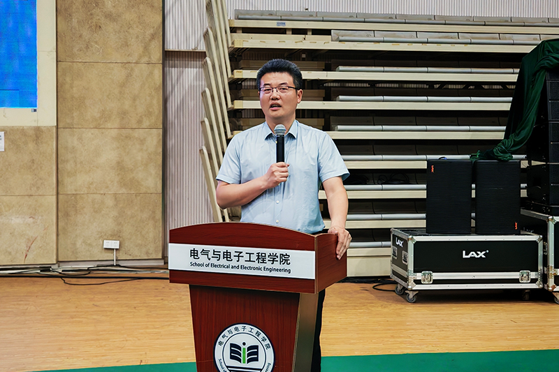 图为马利祥讲话.png