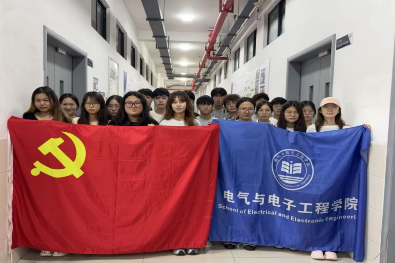 图为全体志愿者合照.png