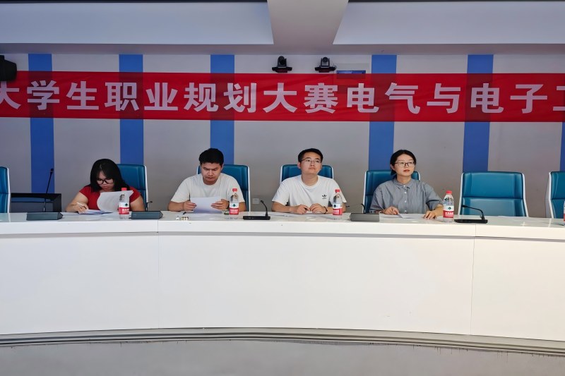 图为评委合照.jpg