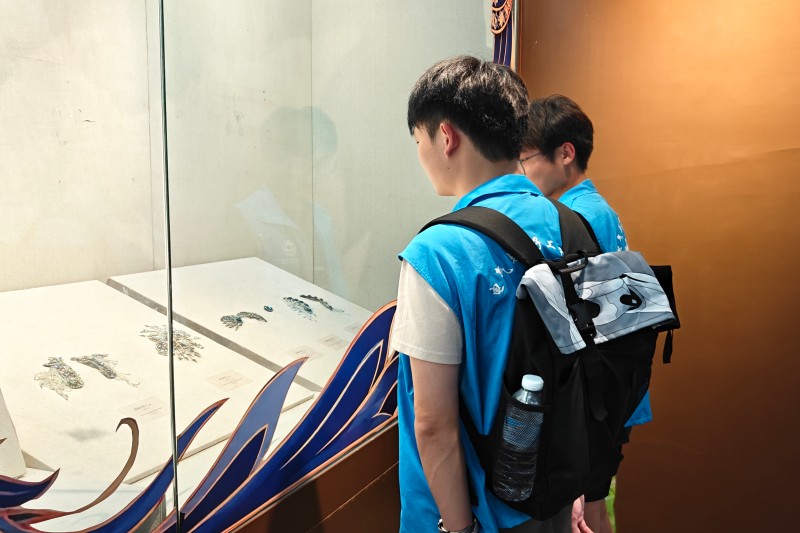 图为实践团成员参观泗县博物馆.jpg