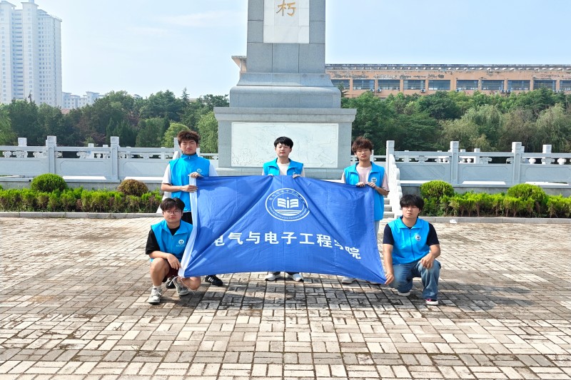 图为实践团在泗县博物馆合影.jpg