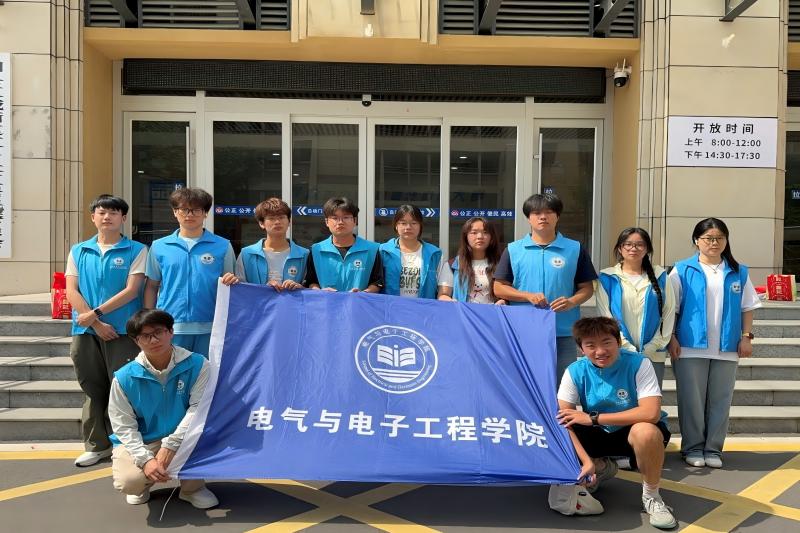 图为“撷华守古”实践团全体成员合照.jpg
