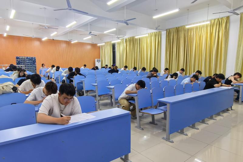 图为笔试现场.jpg