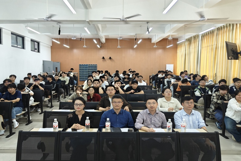 图为全体参会师生合影.jpg