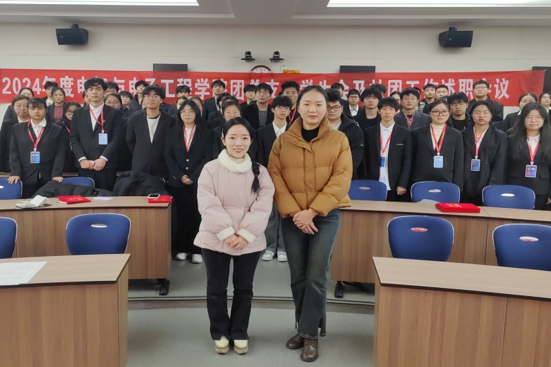 图为参会人员合照.jpg