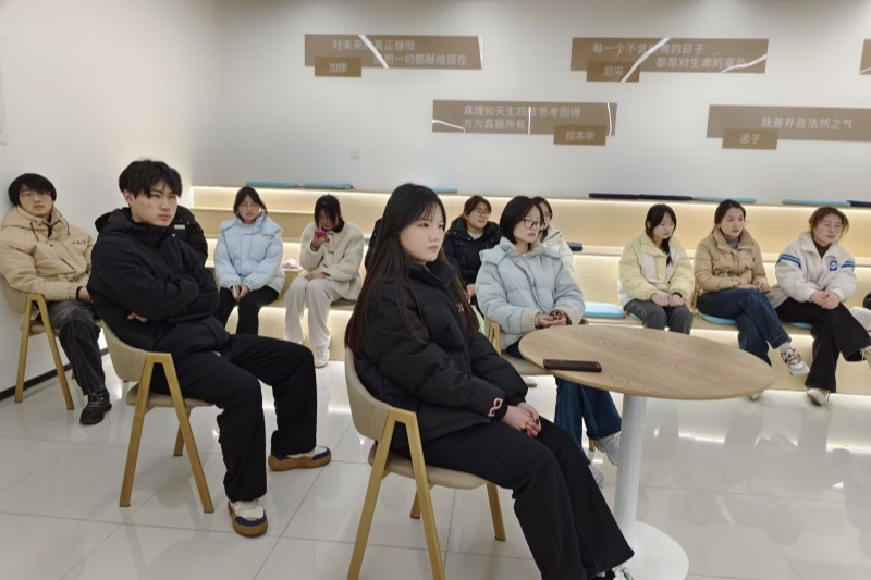图为各年级团支书和组织委员听讲.jpg